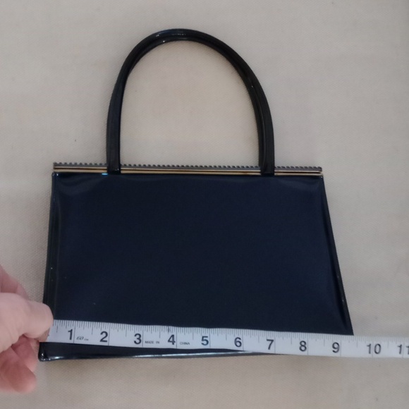 Classic Black Shoulder Bag with Glossy Material and Structured Shape - Picture 3 of 8